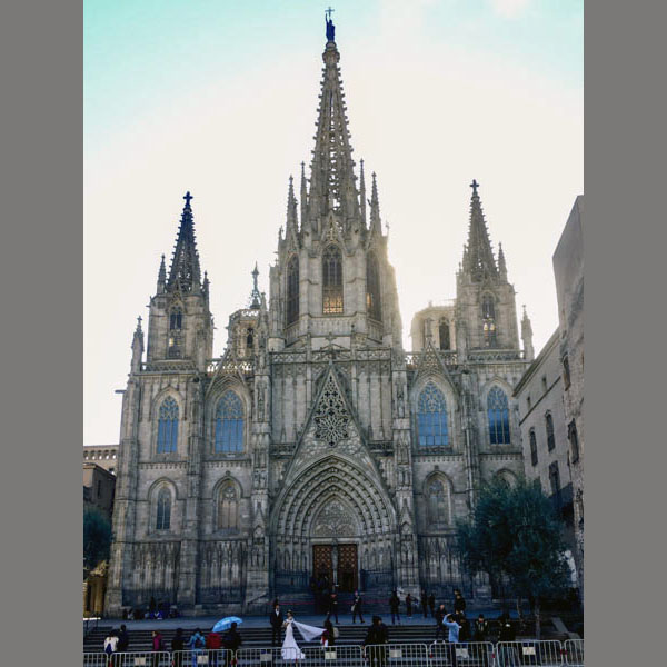 Barcelona La Catedral de la Santa Creu i Santa Eul&agrave;lia